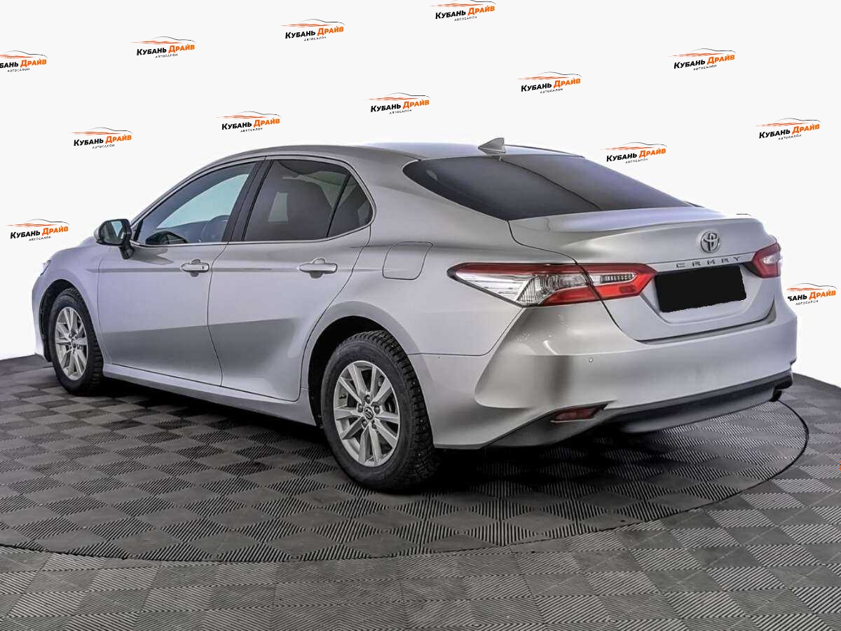 Toyota Camry 2020 года с пробегом. Фото: #6