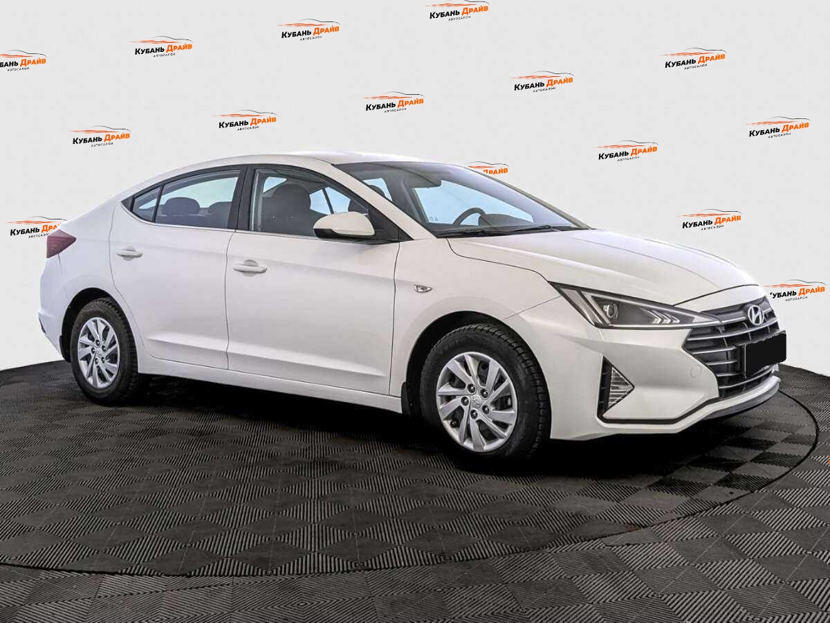 Hyundai Elantra 2020 года с пробегом. Фото: #2