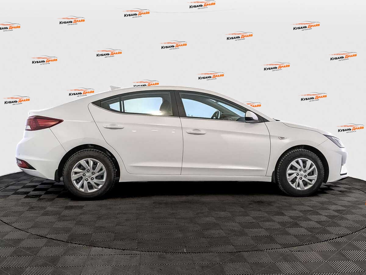Hyundai Elantra 2020 года с пробегом. Фото: #3