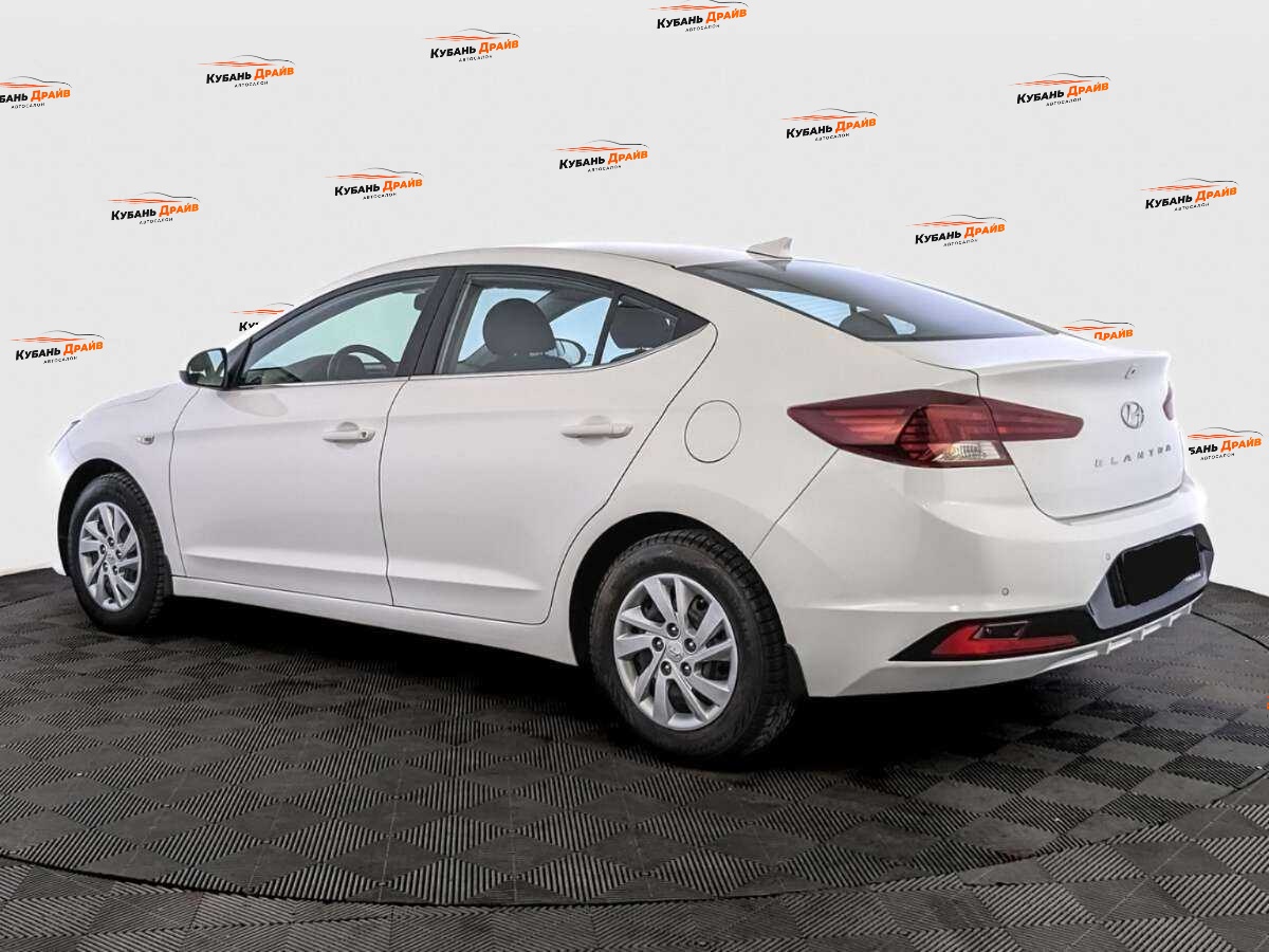 Hyundai Elantra 2020 года с пробегом. Фото: #6