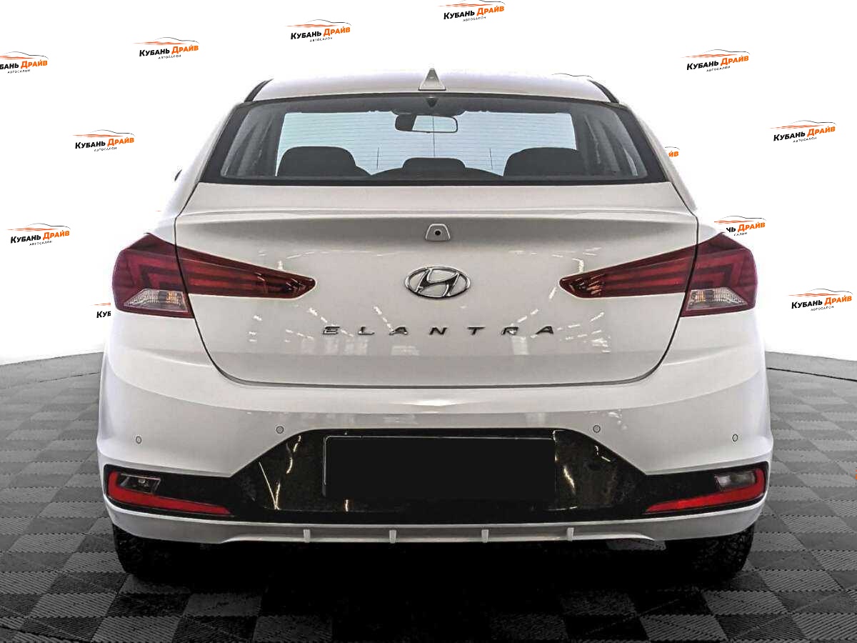 Hyundai Elantra 2020 года с пробегом. Фото: #5