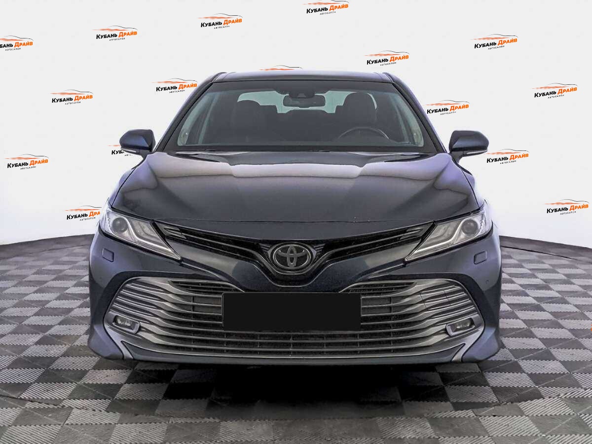 Toyota Camry 2018 года с пробегом. Фото: #1