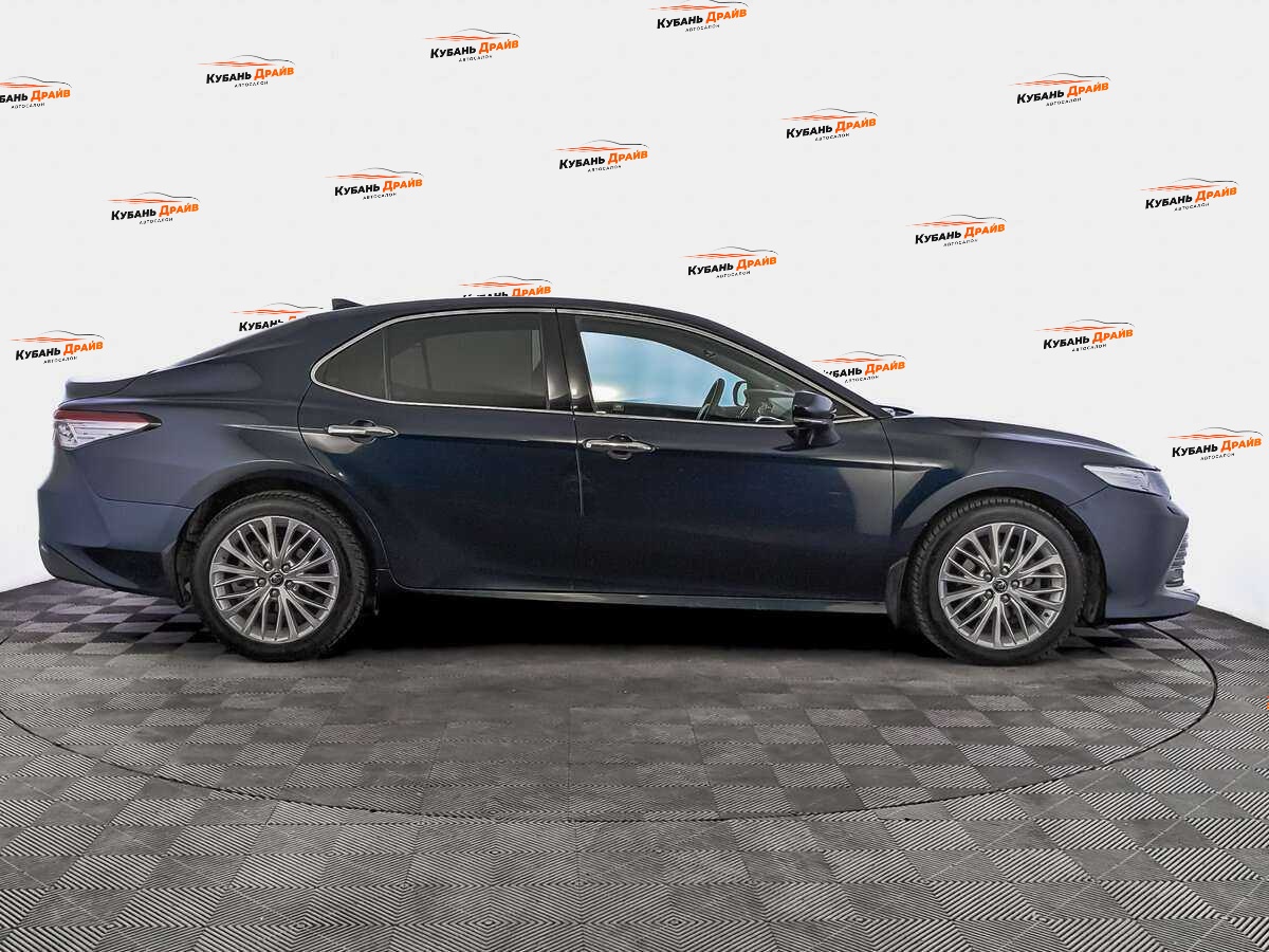Toyota Camry 2018 года с пробегом. Фото: #3