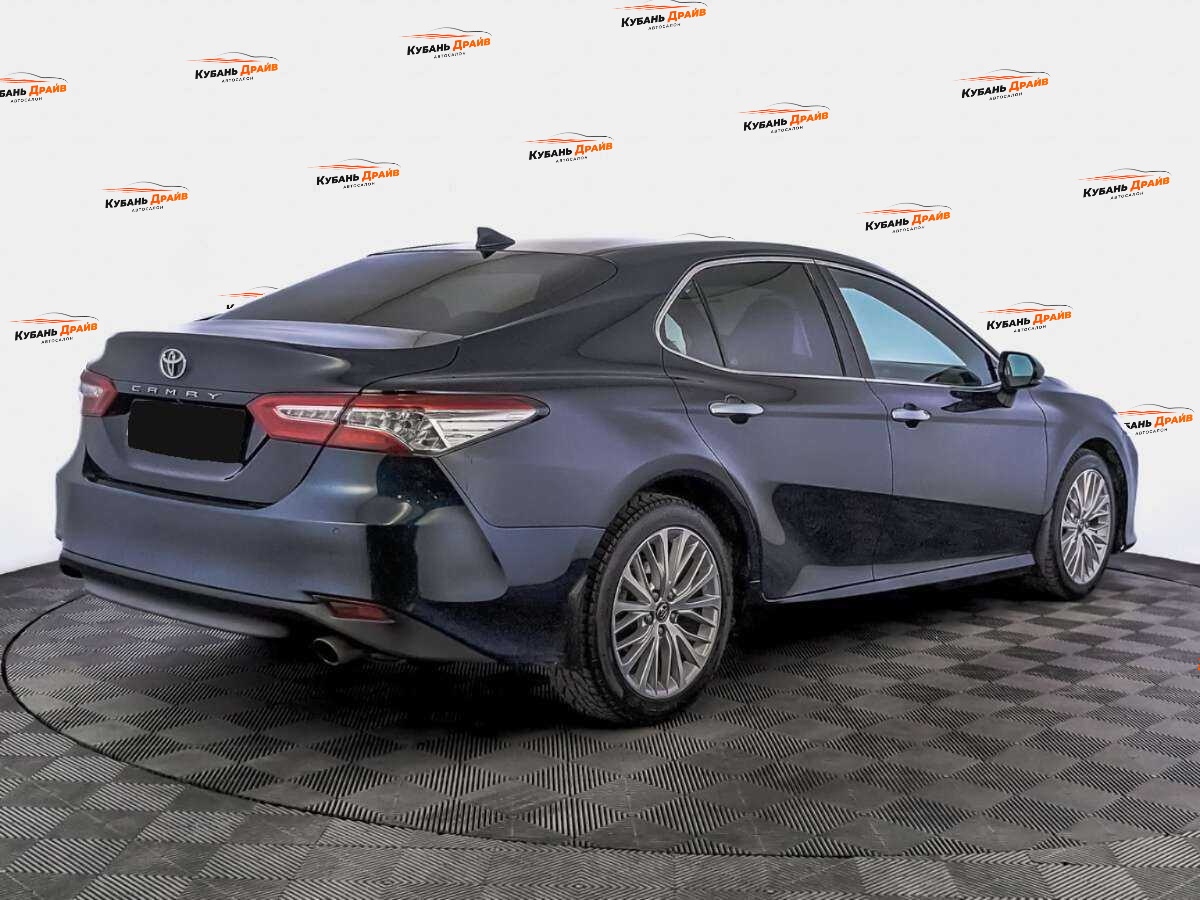 Toyota Camry 2018 года с пробегом. Фото: #4