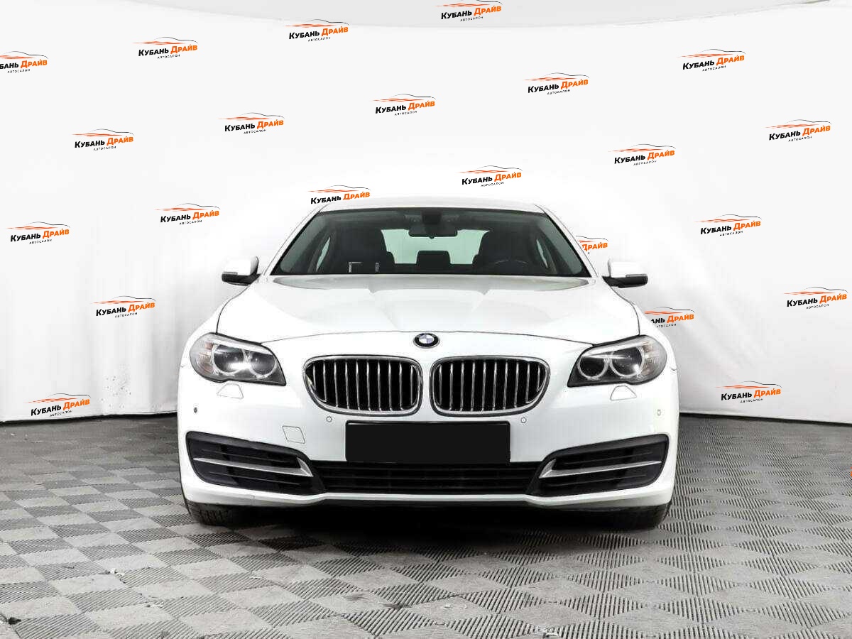 BMW 5 серии 2015 года с пробегом. Фото: #1