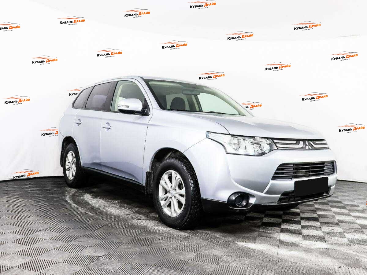 Mitsubishi Outlander 2012 года с пробегом. Фото: #2