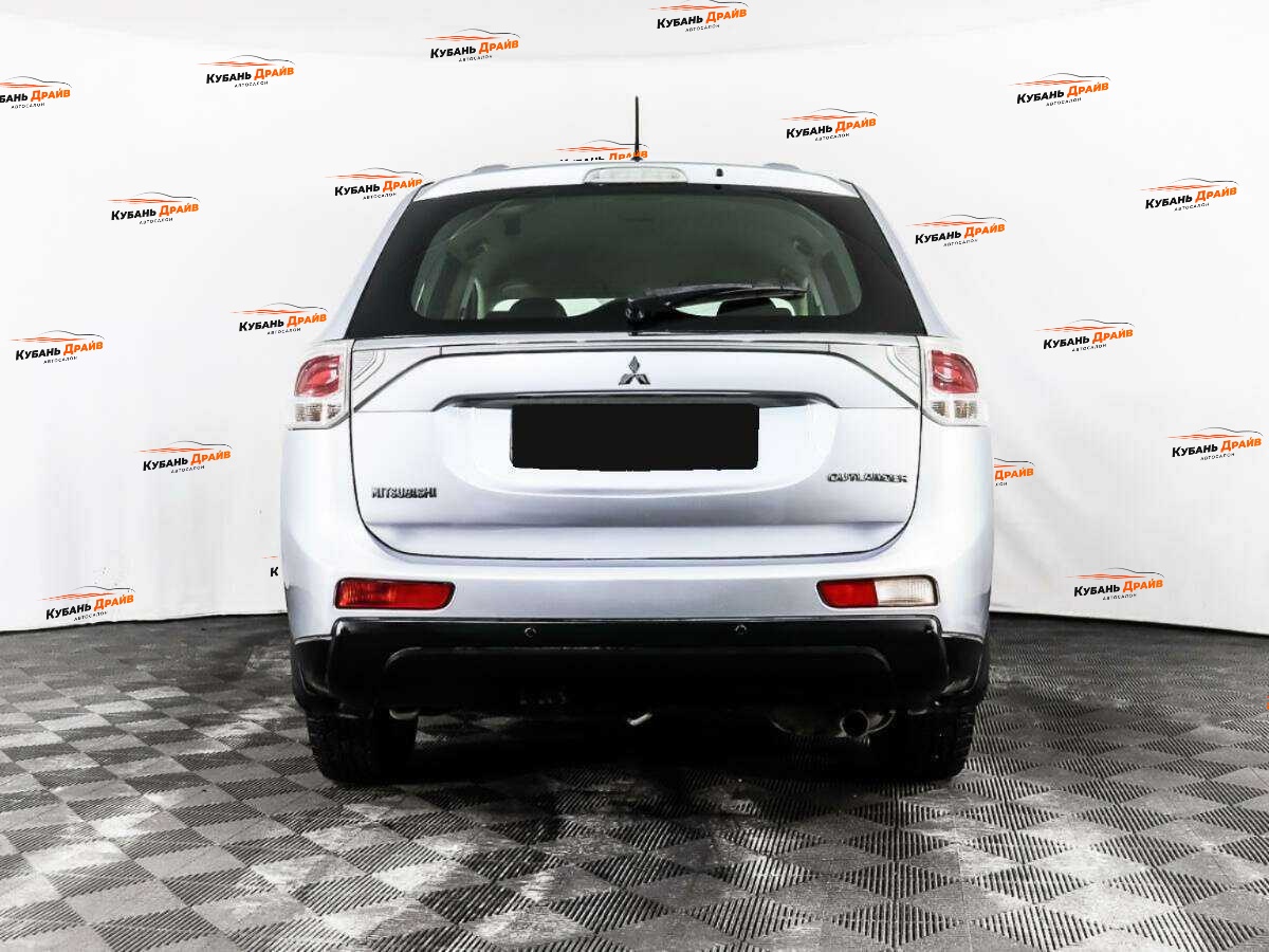 Mitsubishi Outlander 2012 года с пробегом. Фото: #5
