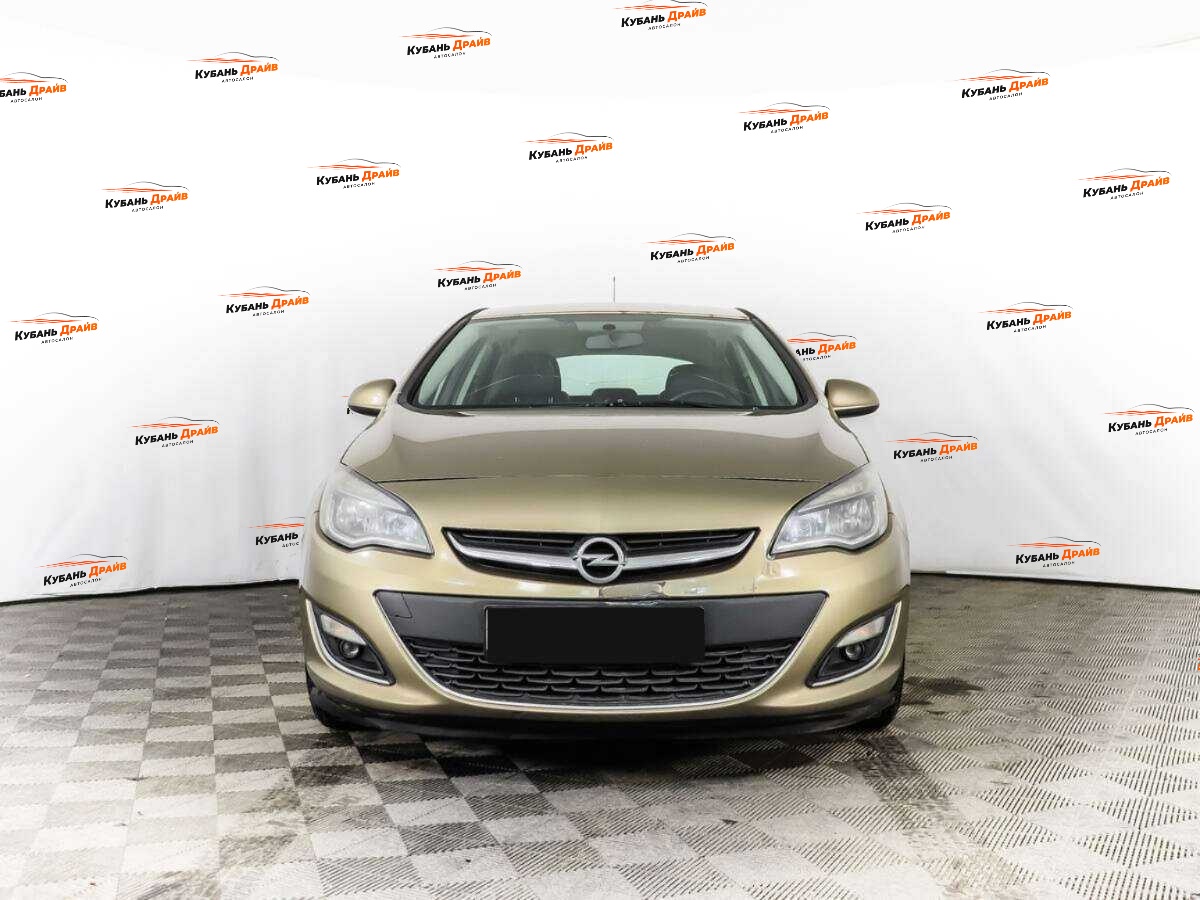 Opel Astra 2013 года с пробегом. Фото: #1