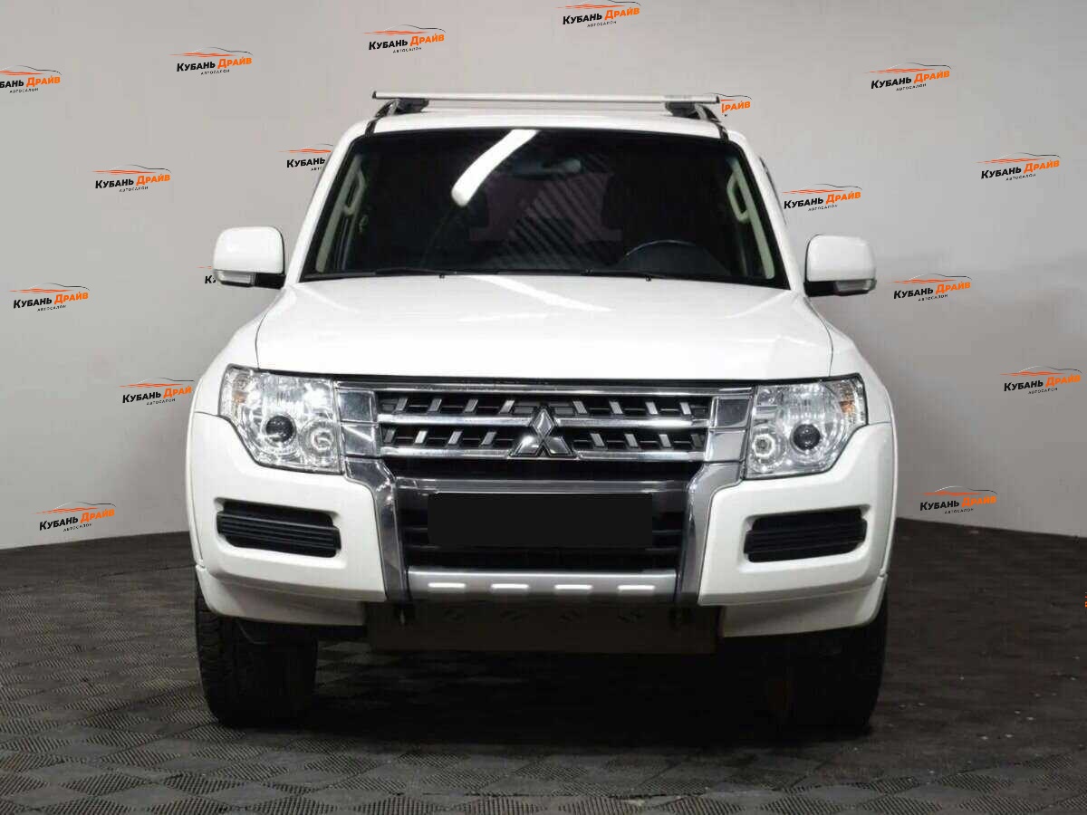 Mitsubishi Pajero 2015 года с пробегом. Фото: #1