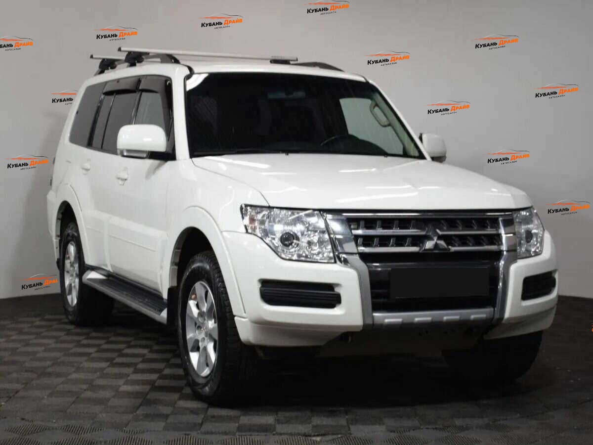 Mitsubishi Pajero 2015 года с пробегом. Фото: #2