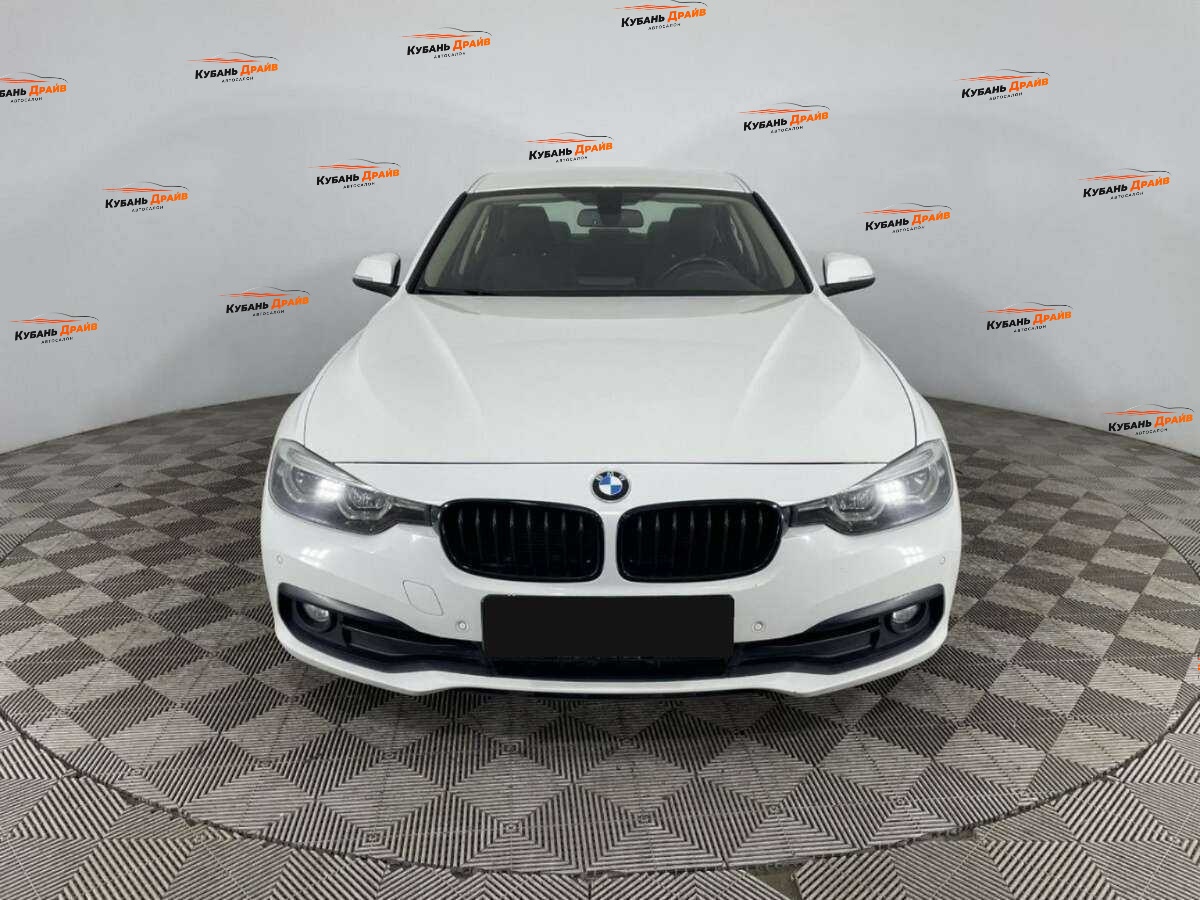 BMW 3 серии 2018 года с пробегом. Фото: #1