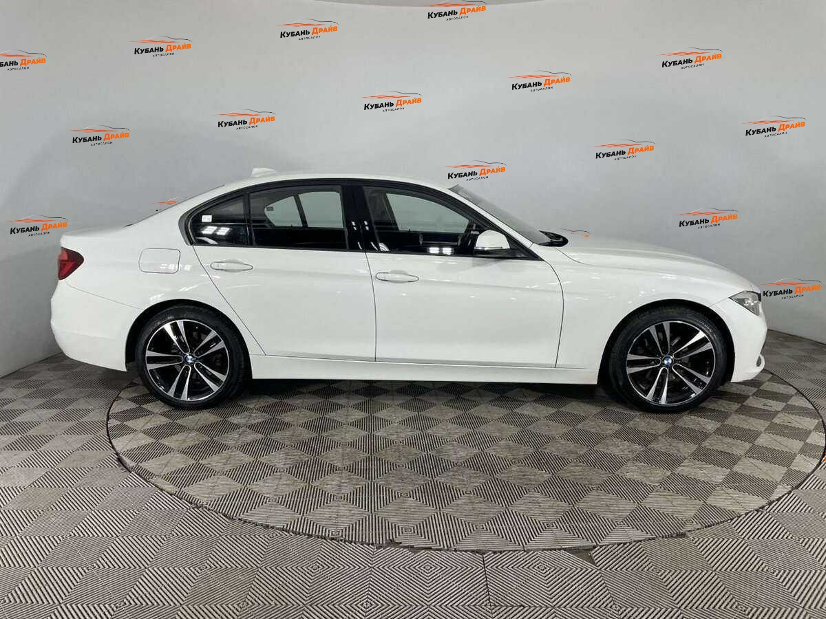 BMW 3 серии 2018 года с пробегом. Фото: #3