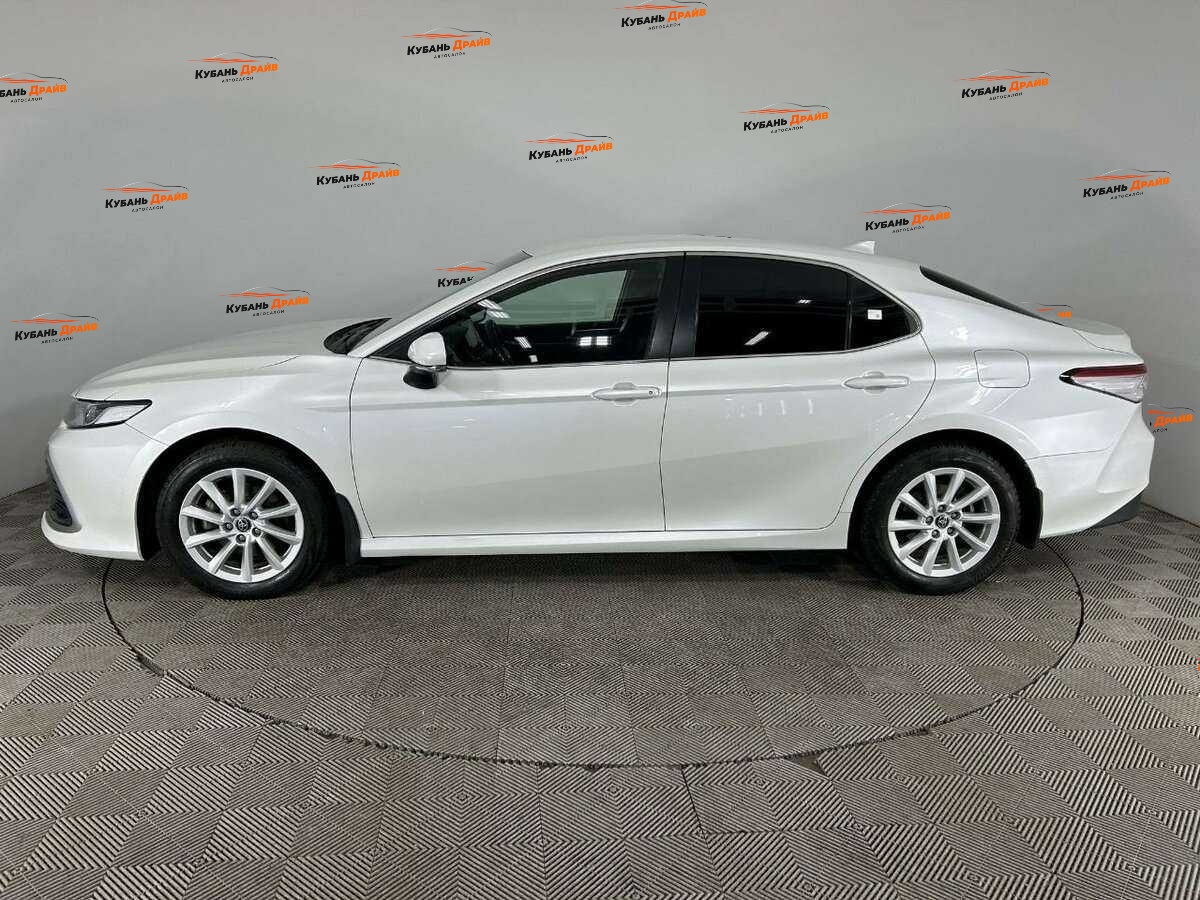 Toyota Camry 2021 года с пробегом. Фото: #4