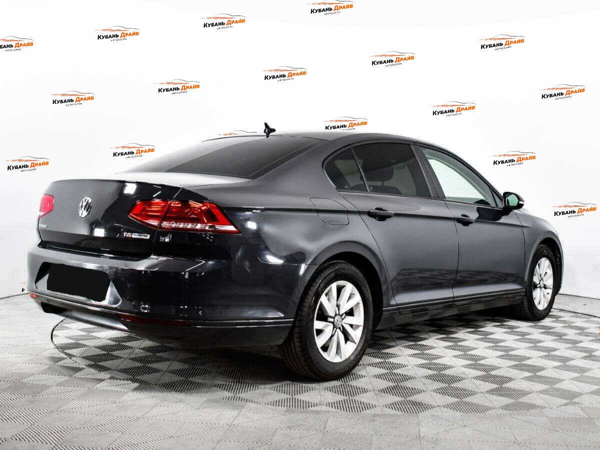 Volkswagen Passat 2017 года с пробегом. Фото: #4