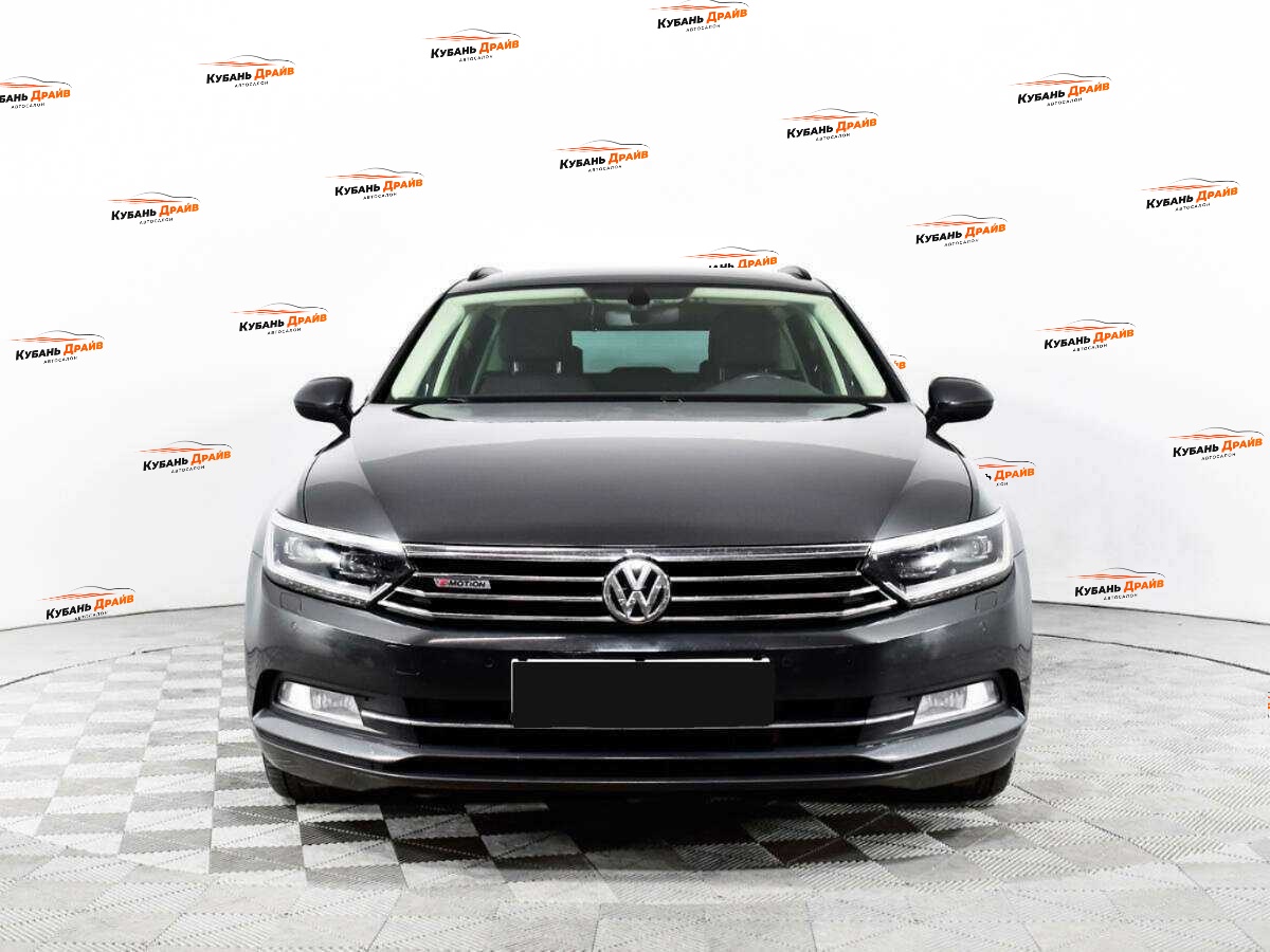 Volkswagen Passat 2018 года с пробегом. Фото: #1