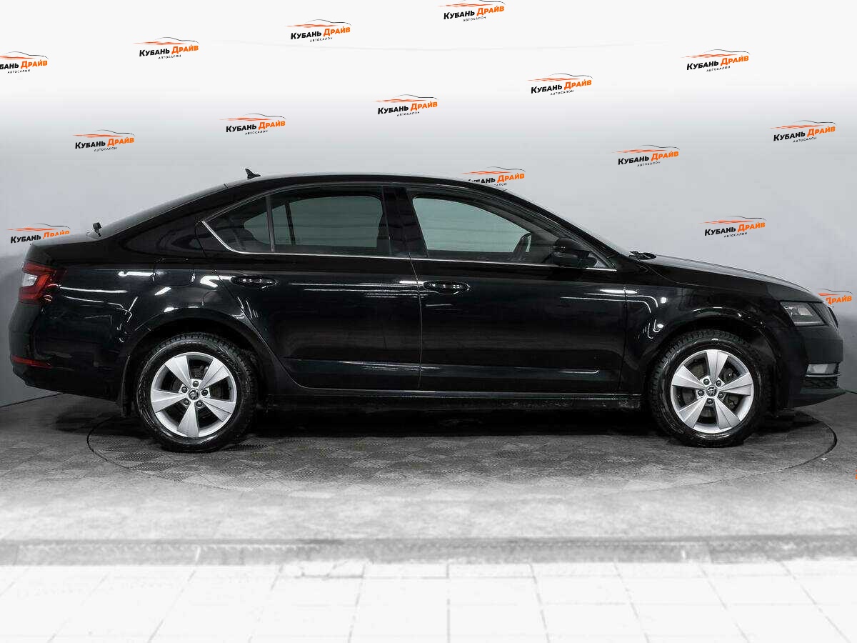 Skoda Octavia 2018 года с пробегом. Фото: #3