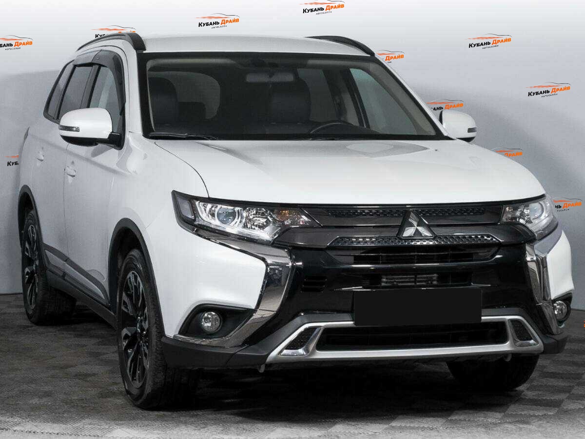 Mitsubishi Outlander 2021 года с пробегом. Фото: #2