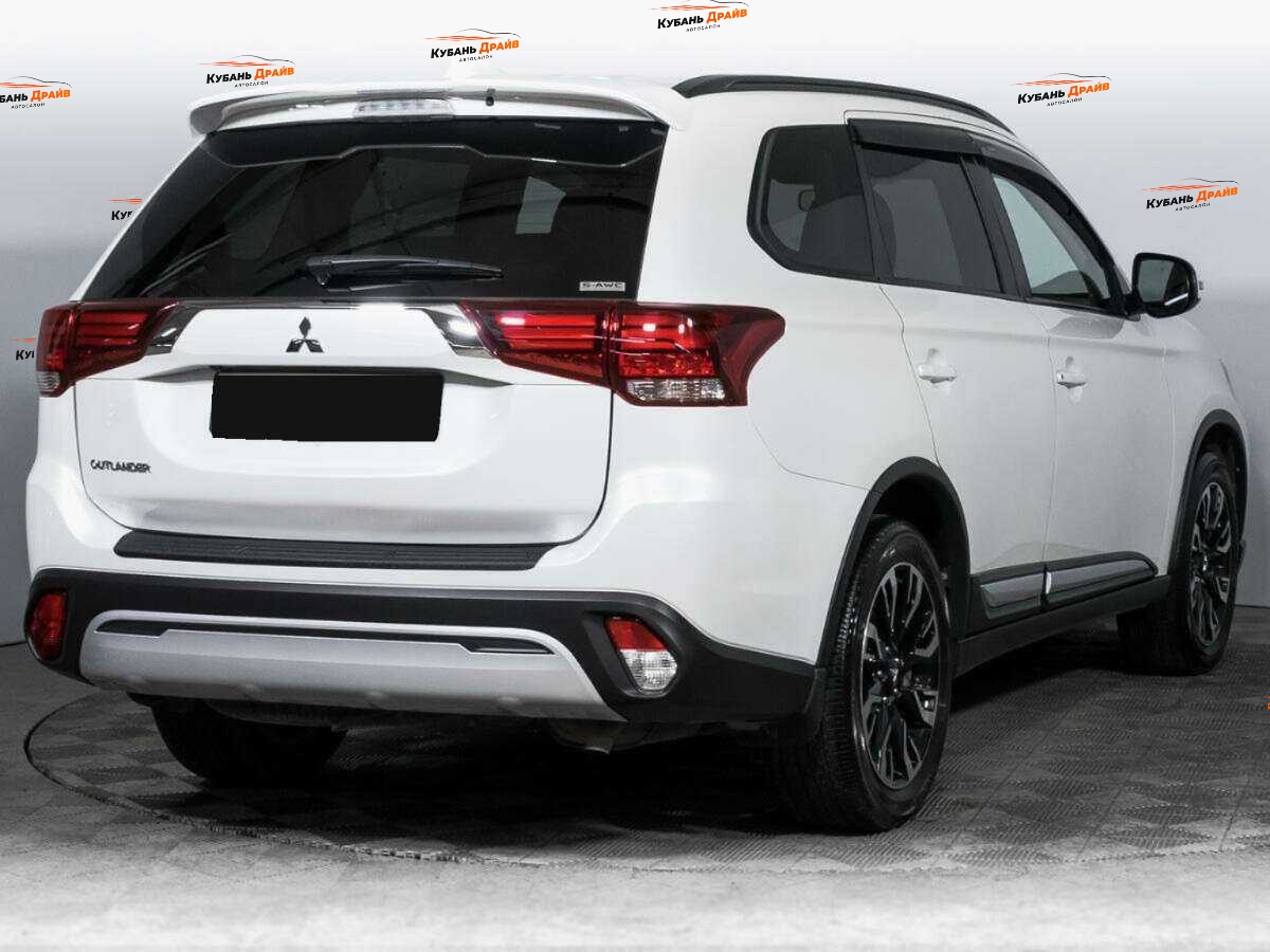 Mitsubishi Outlander 2021 года с пробегом. Фото: #4