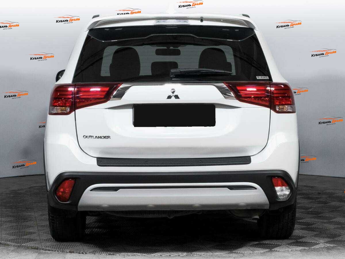 Mitsubishi Outlander 2021 года с пробегом. Фото: #5