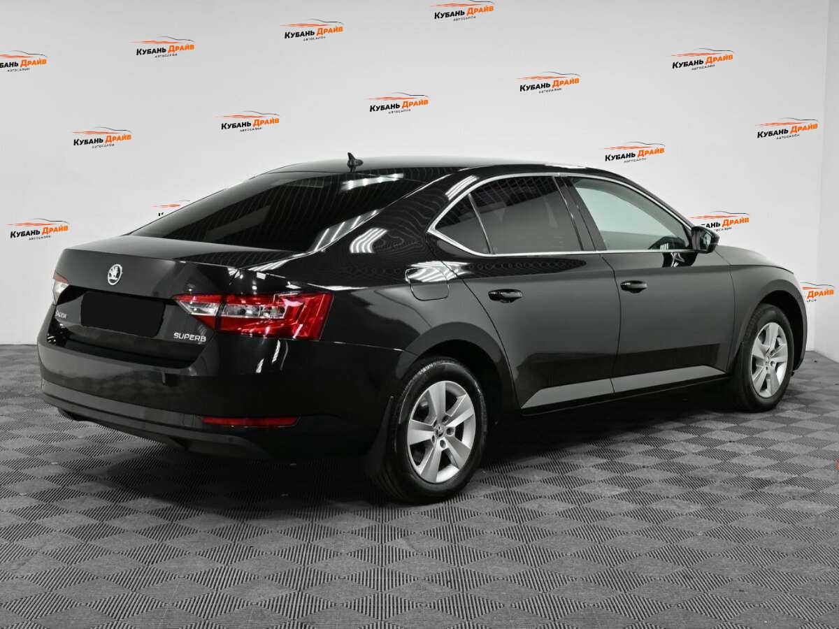 Skoda Superb 2016 года с пробегом. Фото: #1