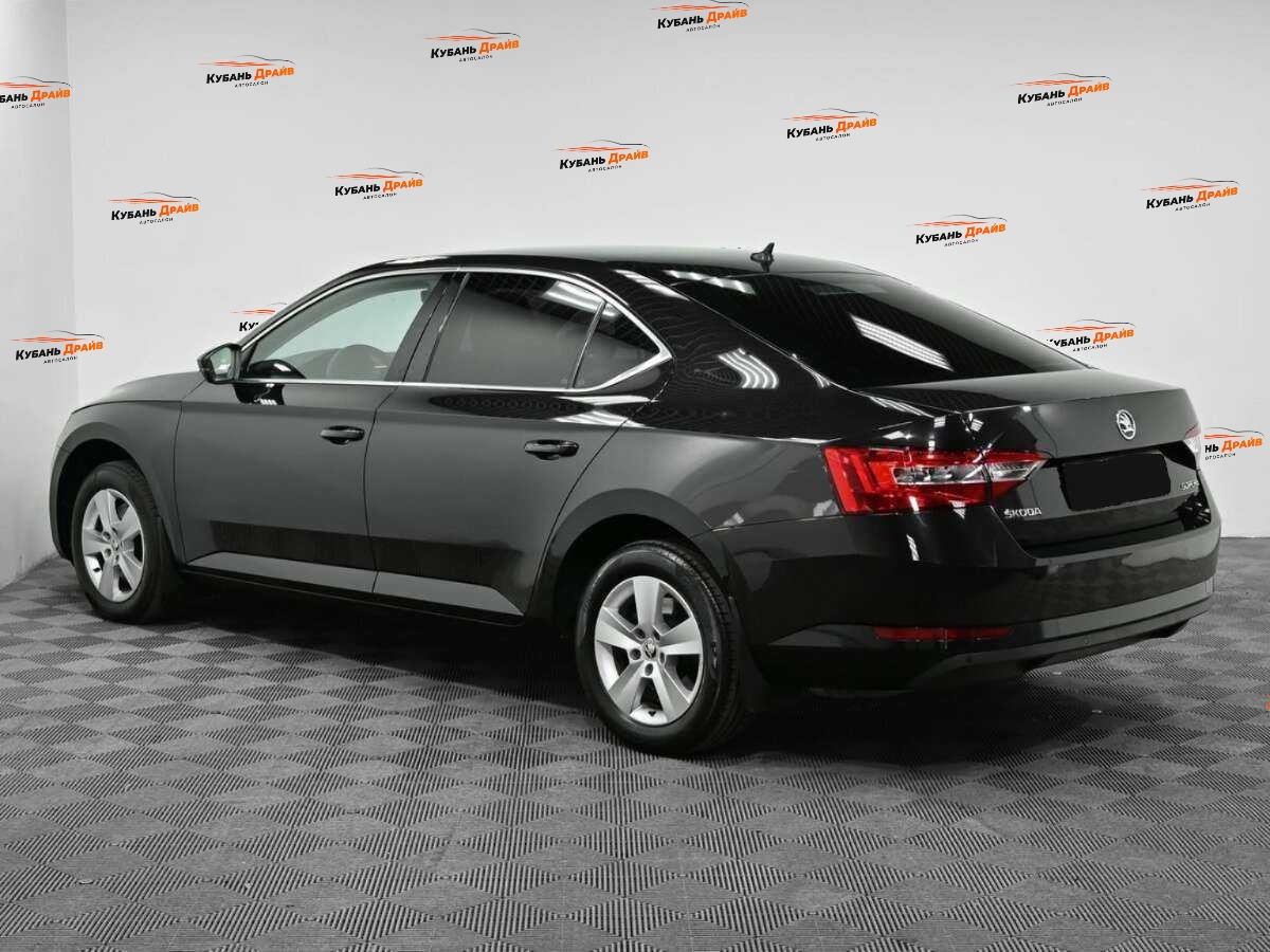 Skoda Superb 2016 года с пробегом. Фото: #3