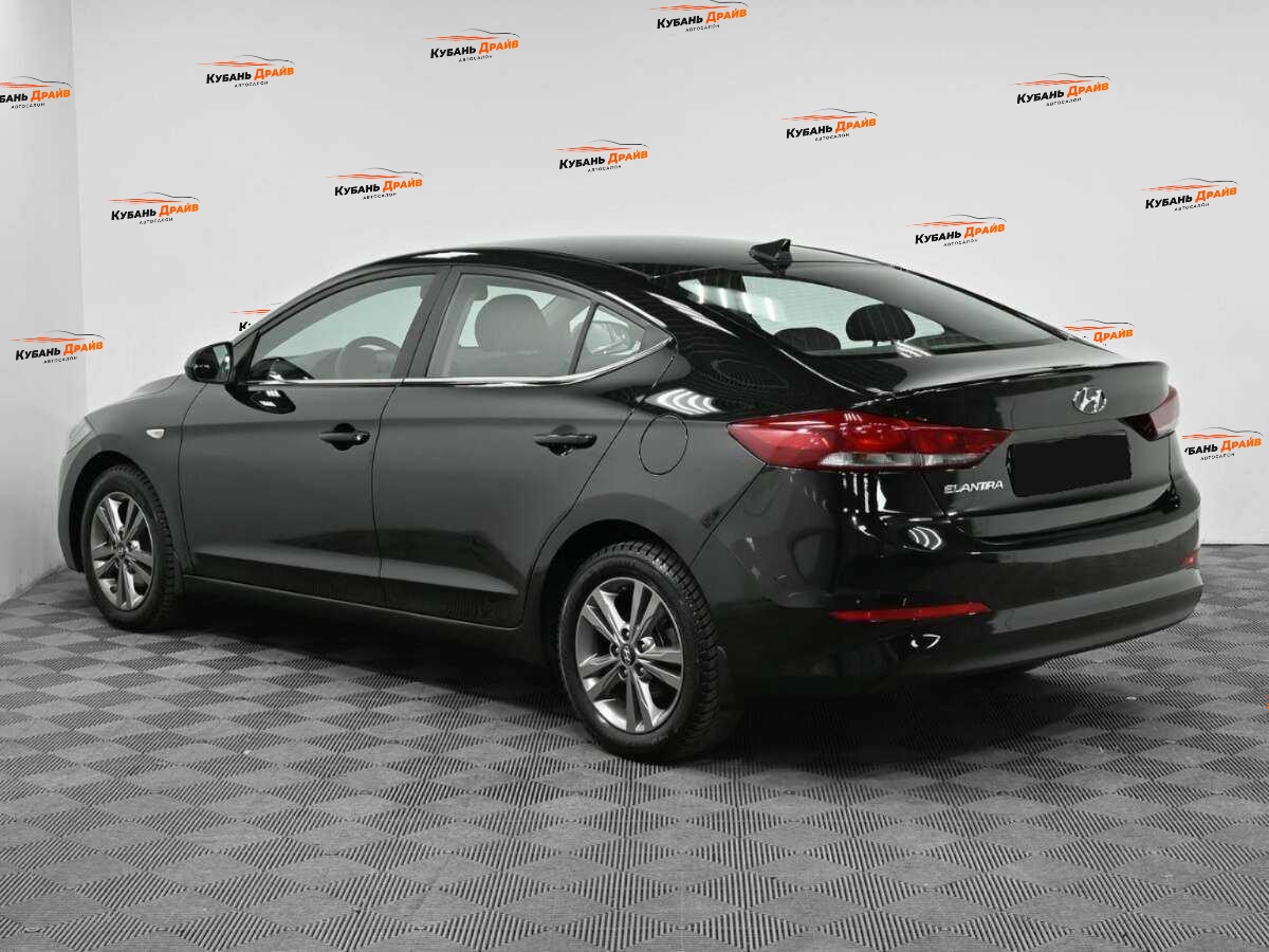 Hyundai Elantra 2017 года с пробегом. Фото: #3