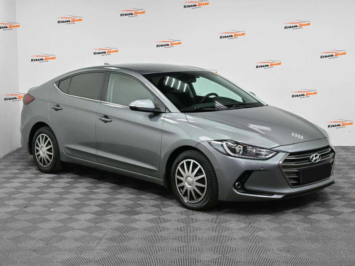 Hyundai Elantra 2018 года с пробегом. Фото: #2