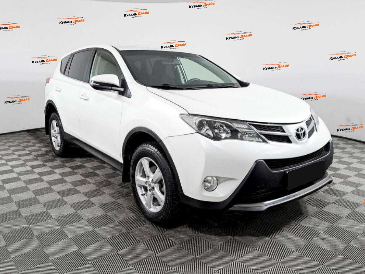 Toyota RAV4 2014 года с пробегом. Фото: #2