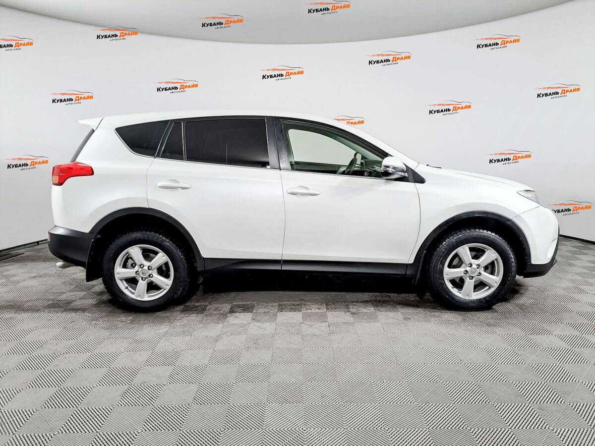 Toyota RAV4 2014 года с пробегом. Фото: #3