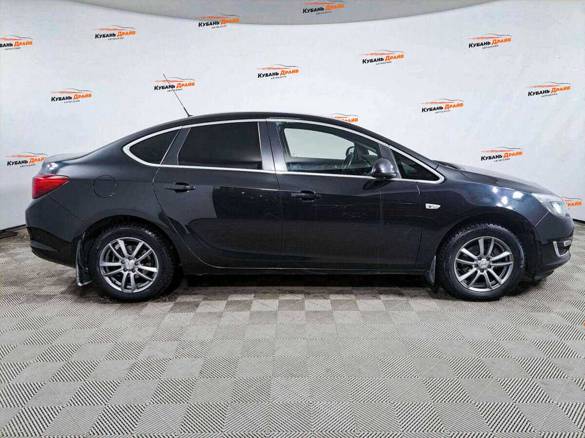 Opel Astra 2014 года с пробегом. Фото: #3