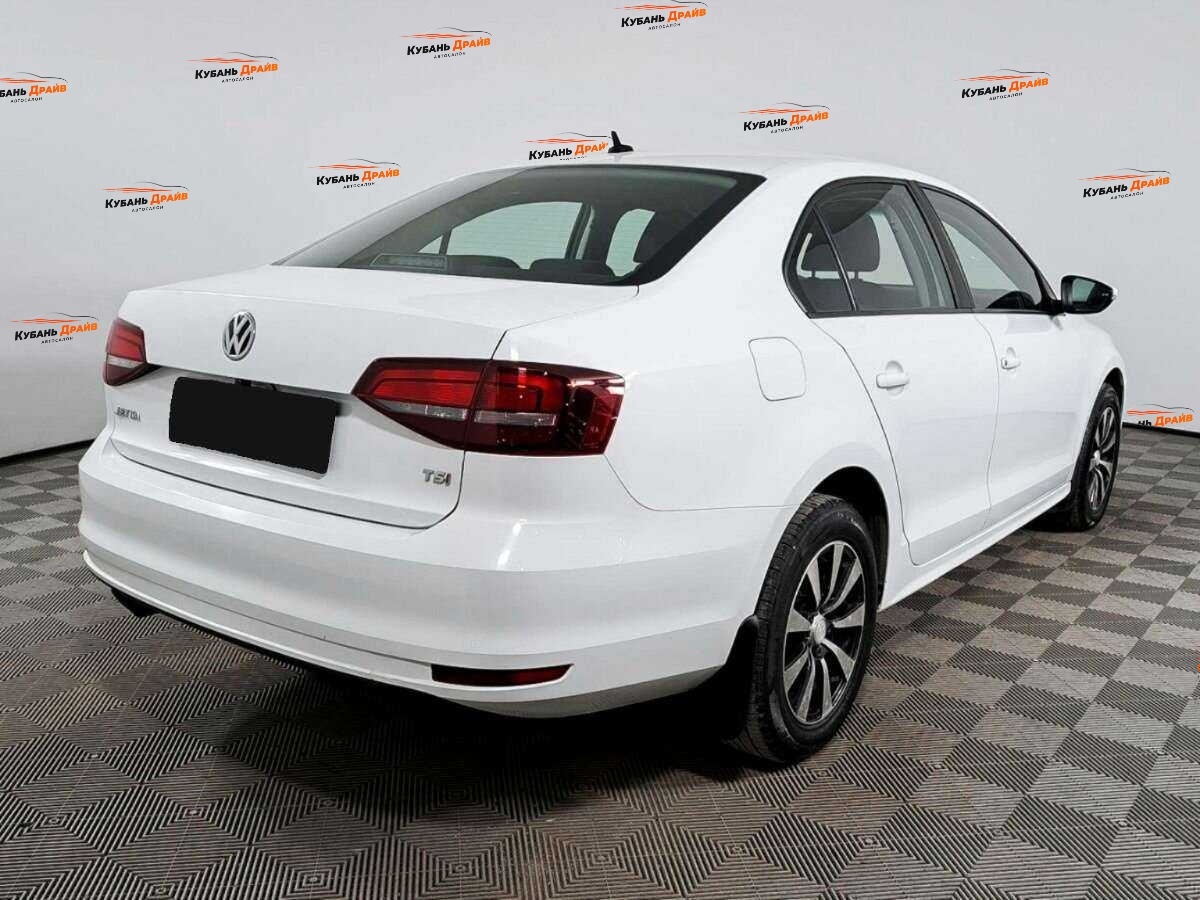 Volkswagen Jetta 2016 года с пробегом. Фото: #3