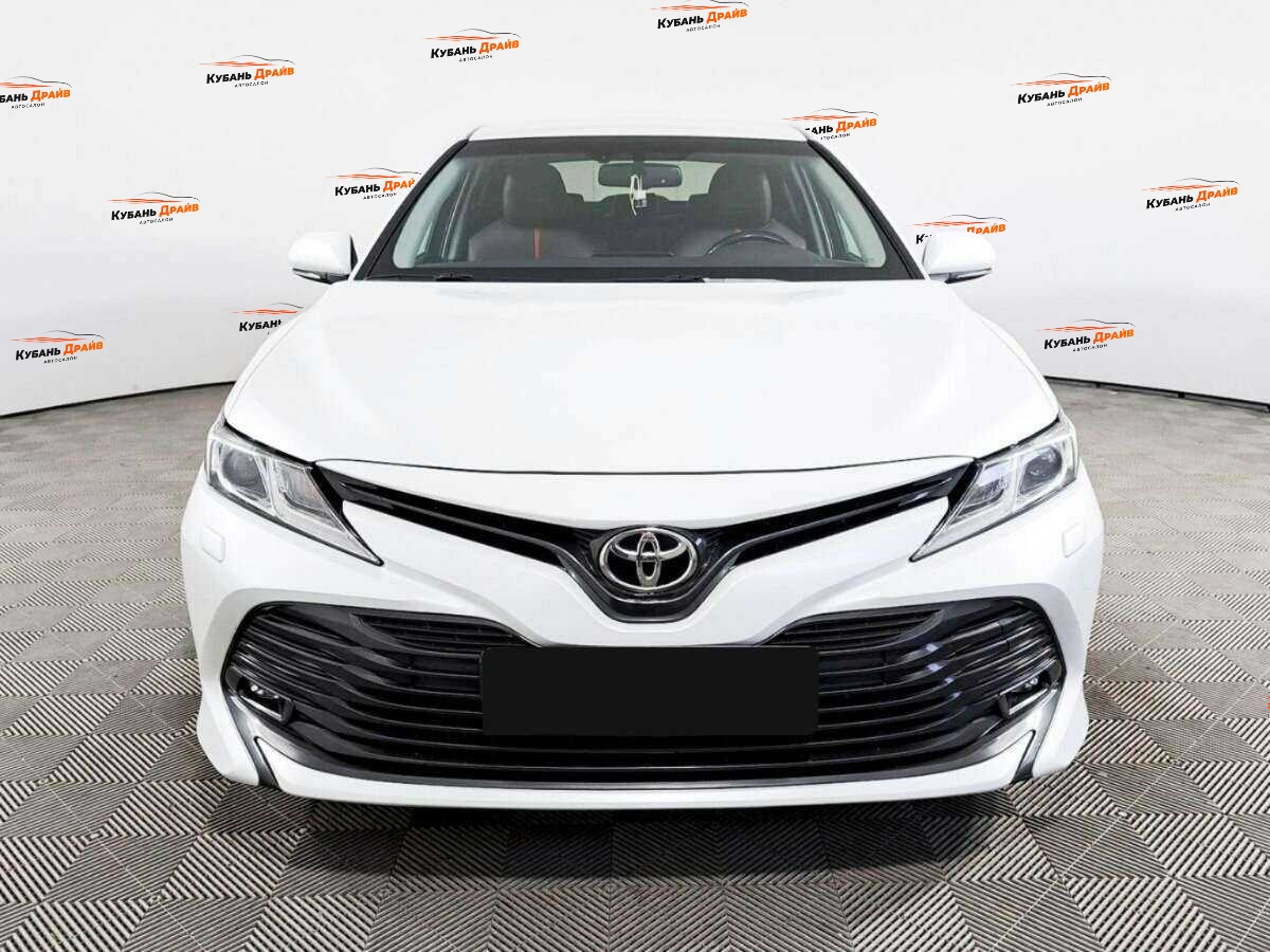 Toyota Camry 2019 года с пробегом. Фото: #1