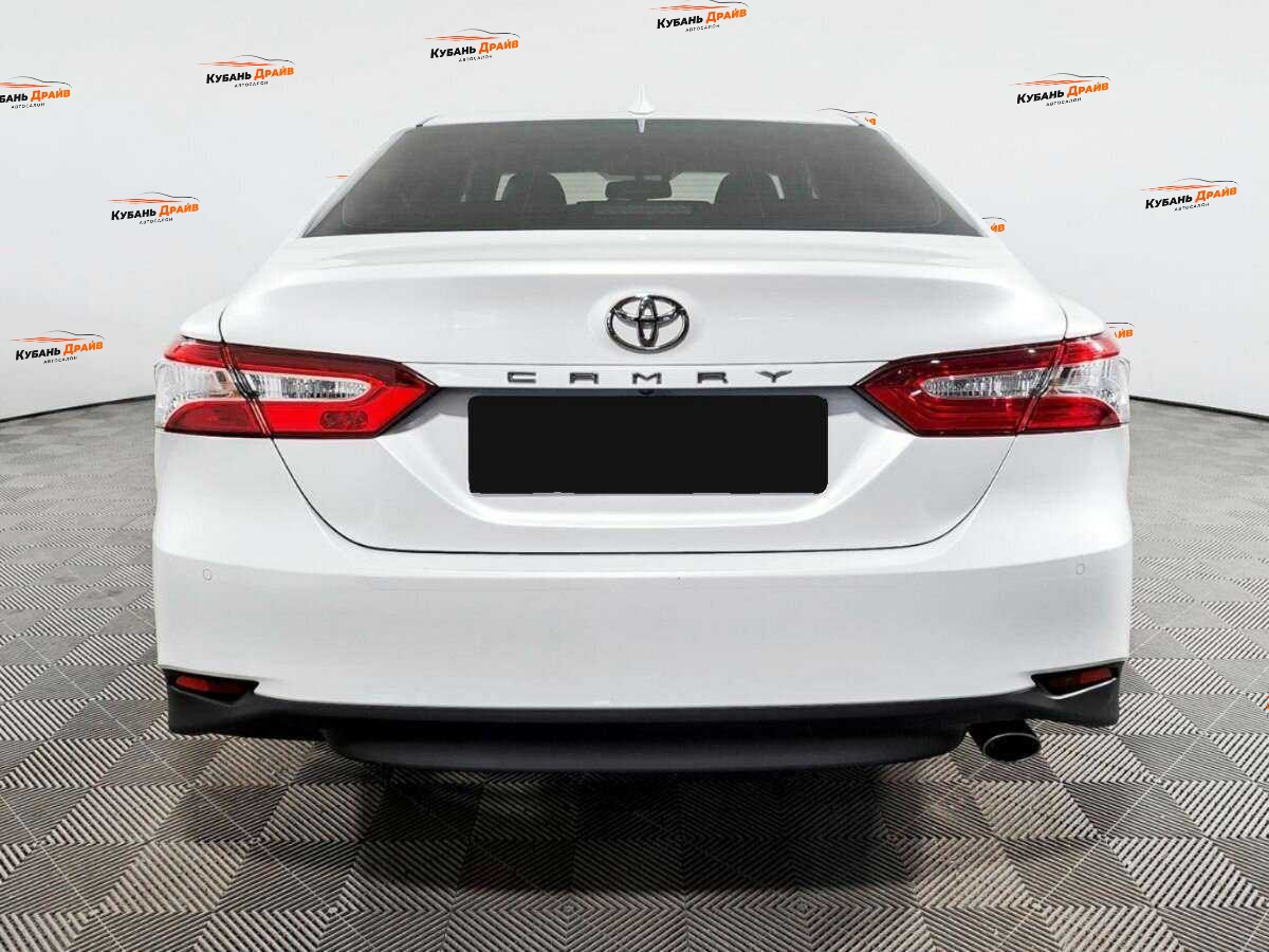 Toyota Camry 2019 года с пробегом. Фото: #5