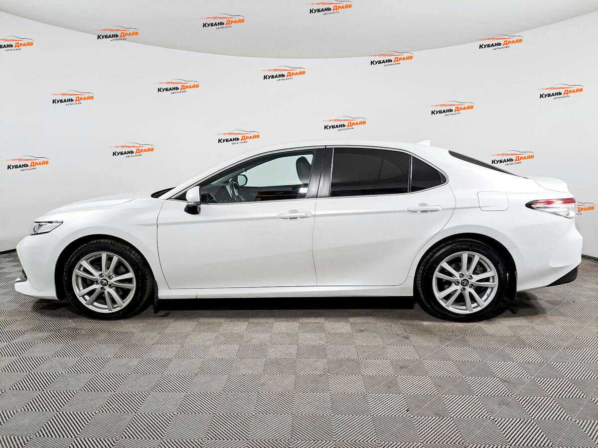 Toyota Camry 2019 года с пробегом. Фото: #7