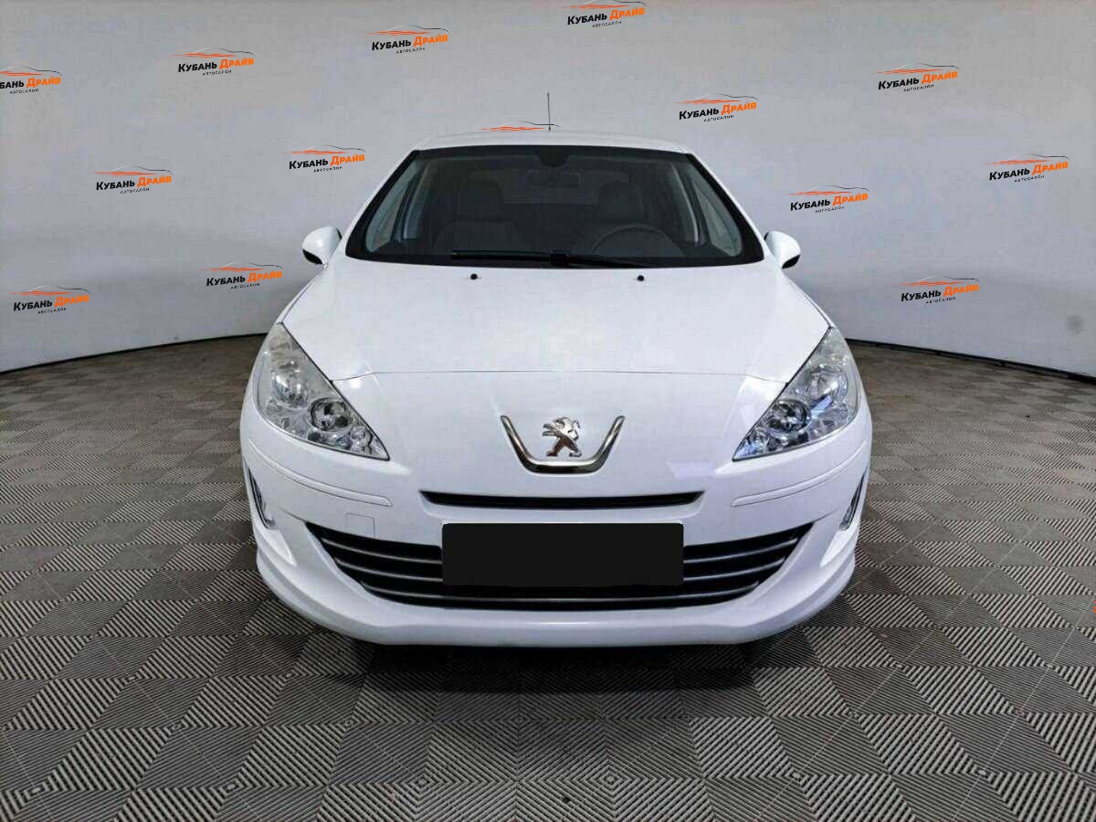 Peugeot 408 2013 года с пробегом. Фото: #1