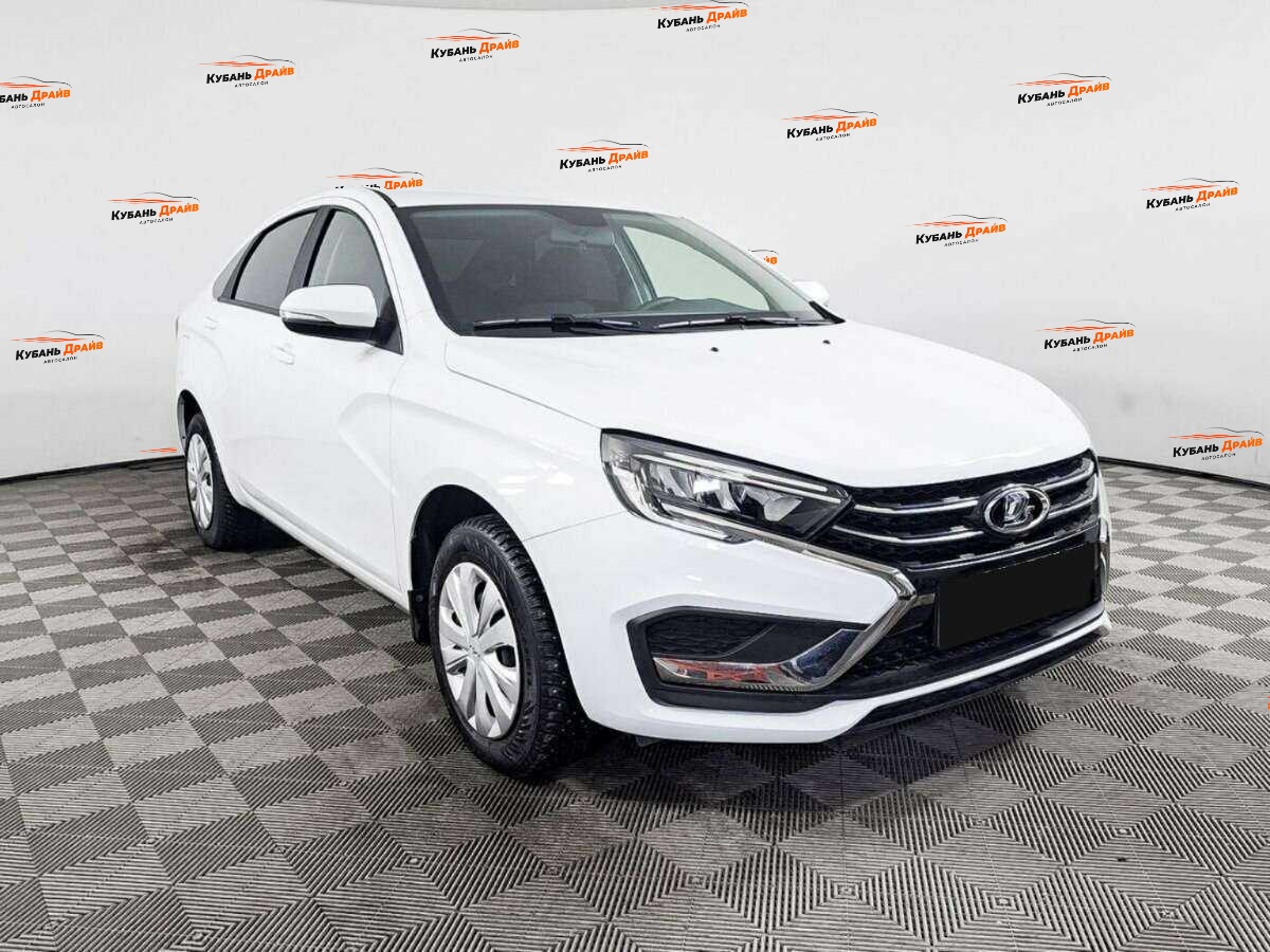 Lada (ВАЗ) Vesta 2023 года с пробегом. Фото: #2