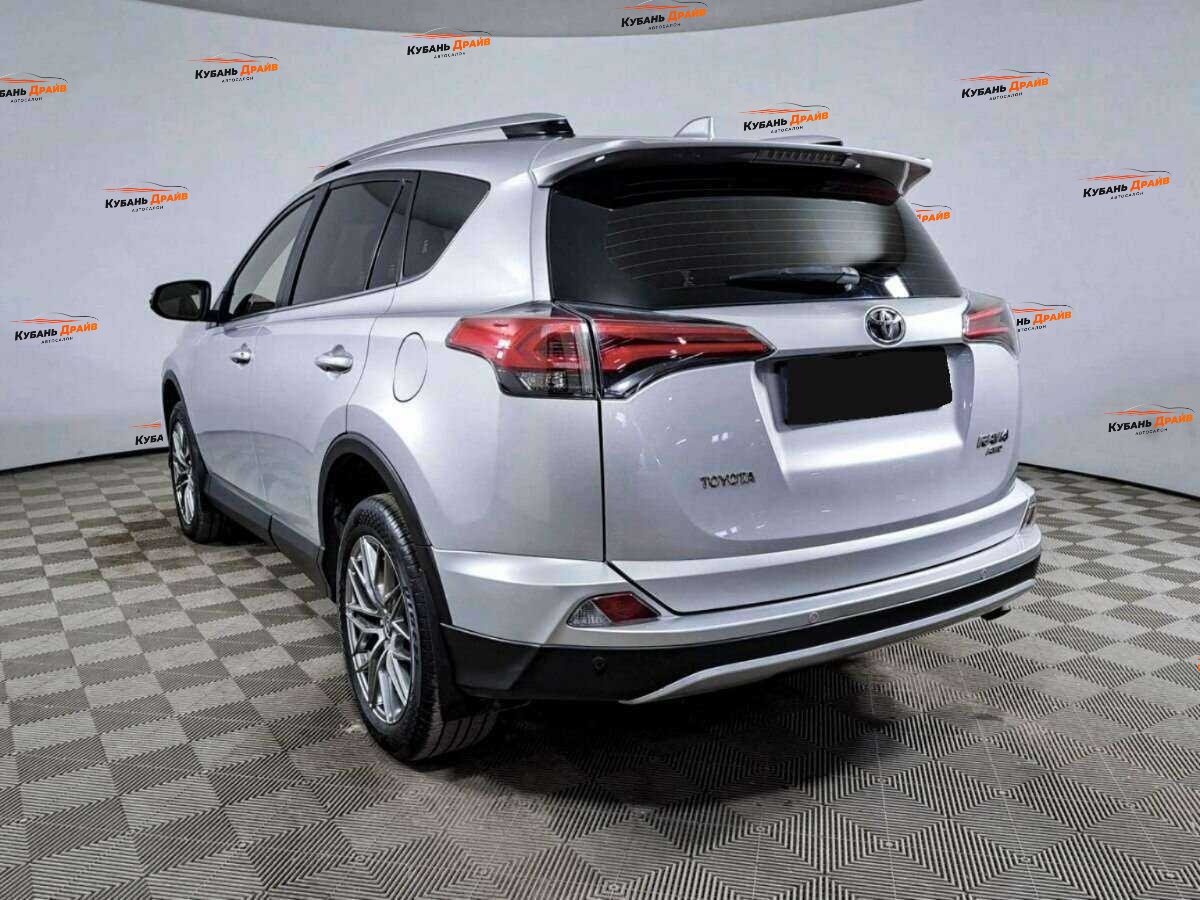 Toyota RAV4 2015 года с пробегом. Фото: #4