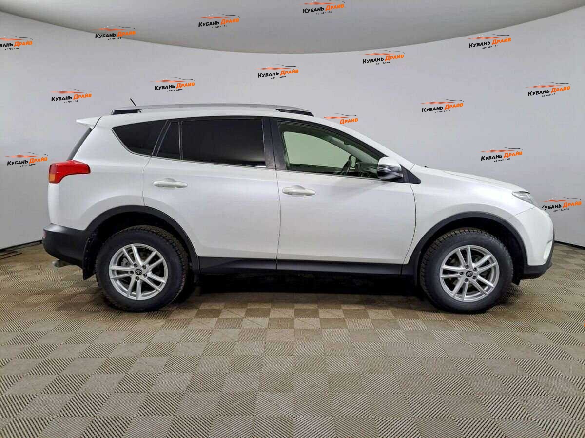 Toyota RAV4 2014 года с пробегом. Фото: #3