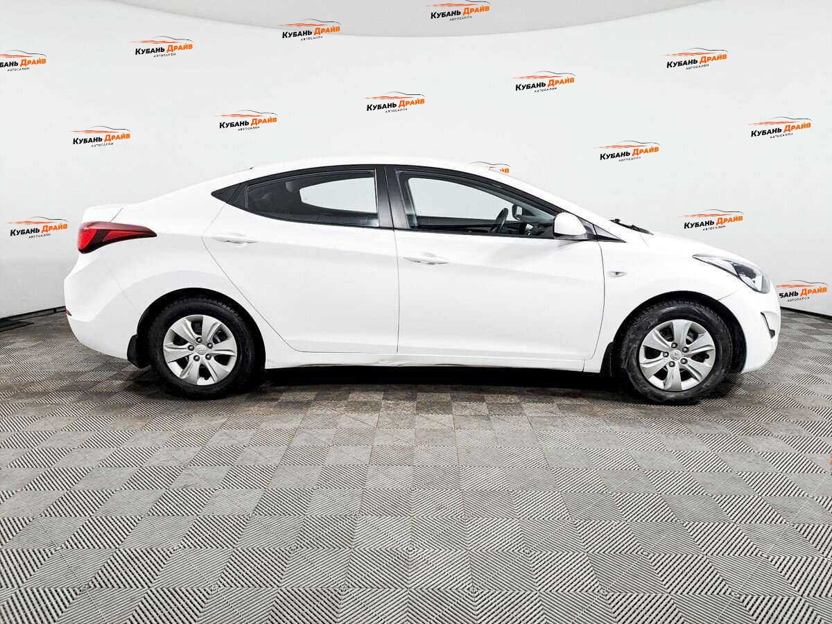 Hyundai Elantra 2015 года с пробегом. Фото: #3