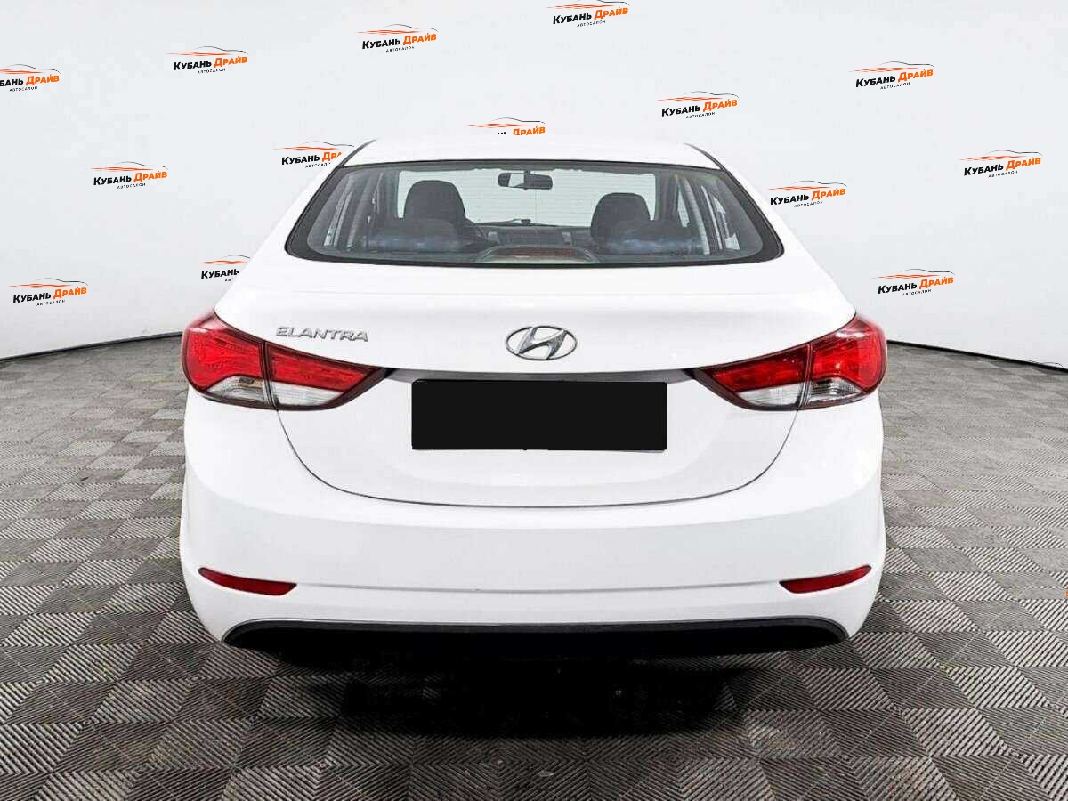 Hyundai Elantra 2015 года с пробегом. Фото: #5
