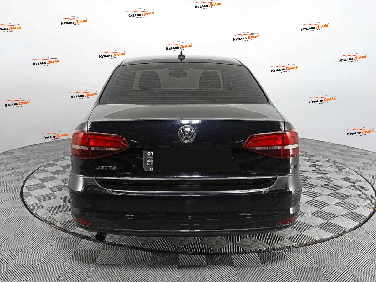Volkswagen Jetta 2018 года с пробегом. Фото: #4