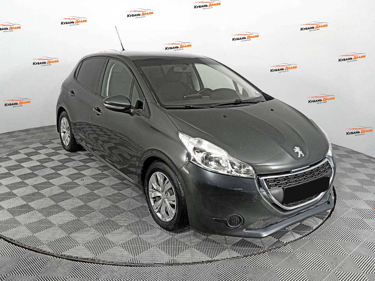 Peugeot 208 2013 года с пробегом. Фото: #2