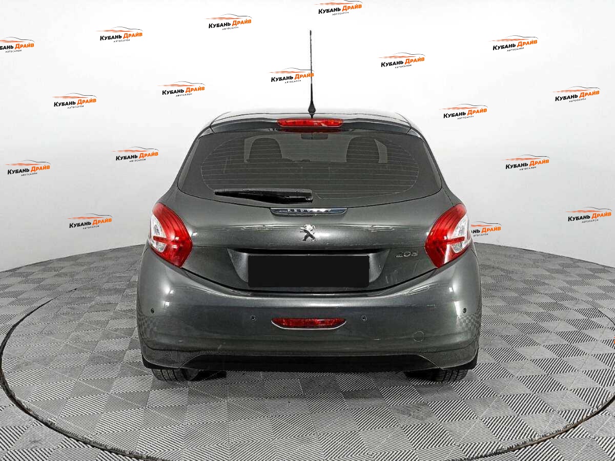 Peugeot 208 2013 года с пробегом. Фото: #5