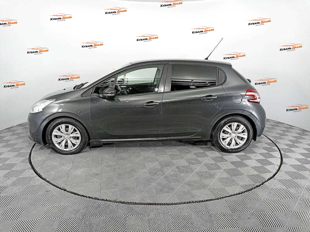 Peugeot 208 2013 года с пробегом. Фото: #7