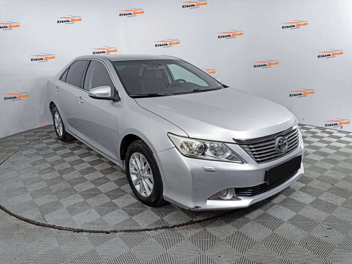 Toyota Camry 2012 года с пробегом. Фото: #2