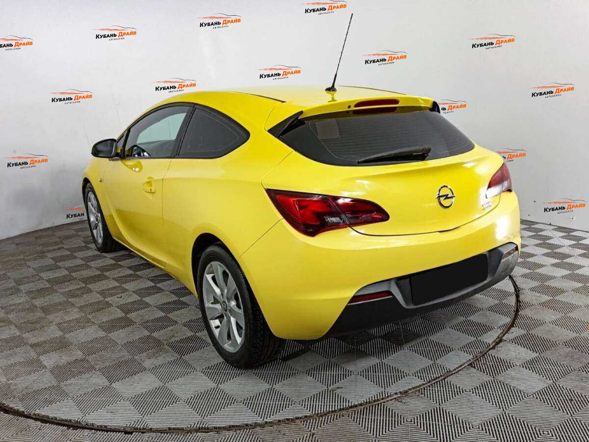 Opel Astra 2014 года с пробегом. Фото: #5