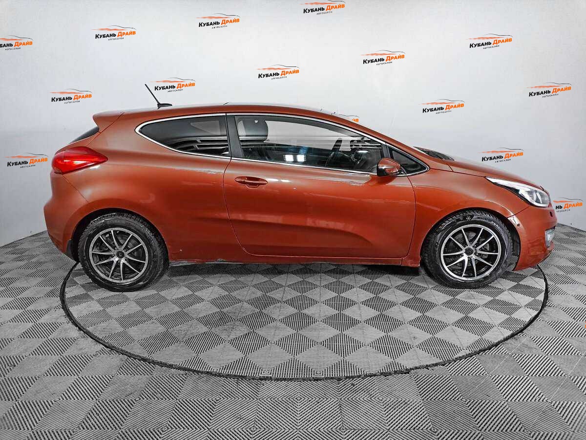 Kia Ceed 2013 года с пробегом. Фото: #3