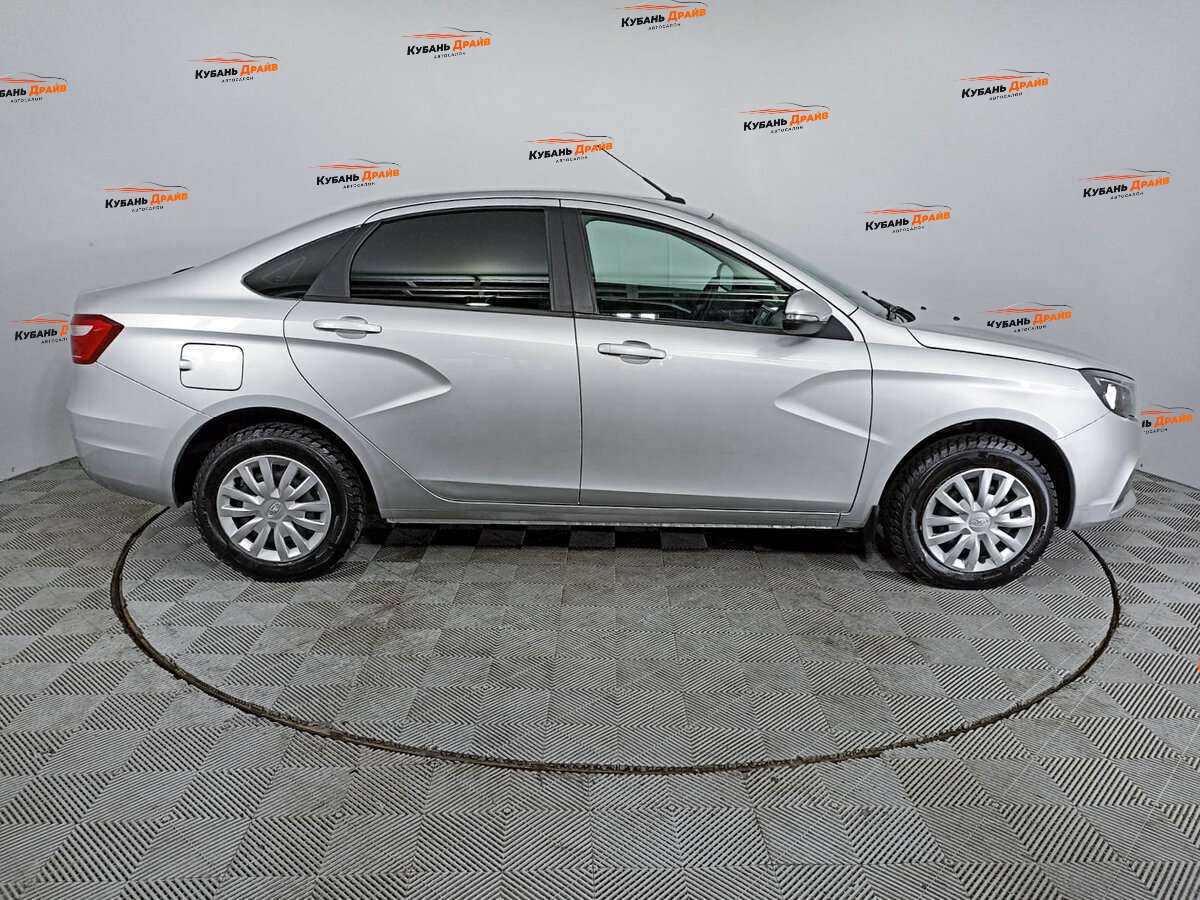 Lada (ВАЗ) Vesta 2017 года с пробегом. Фото: #3