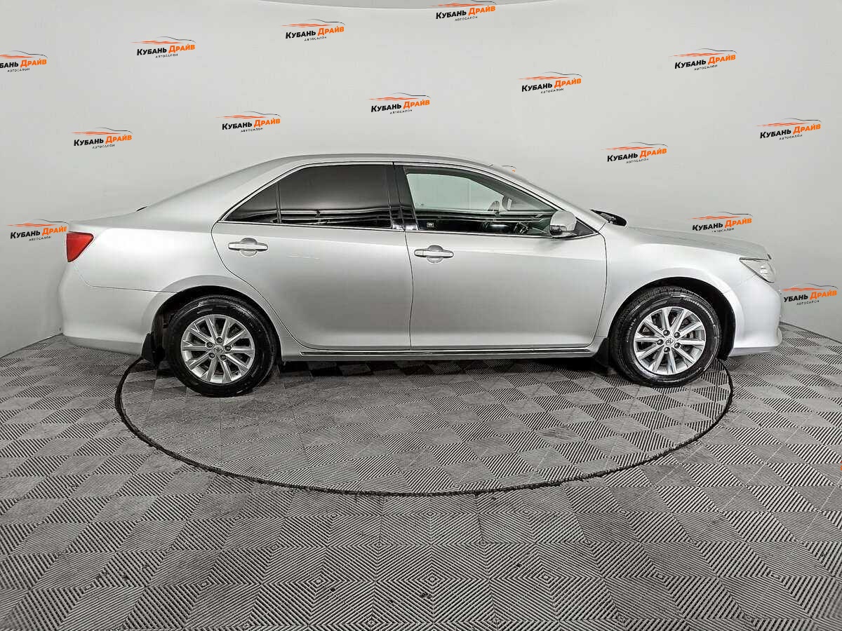 Toyota Camry 2014 года с пробегом. Фото: #3