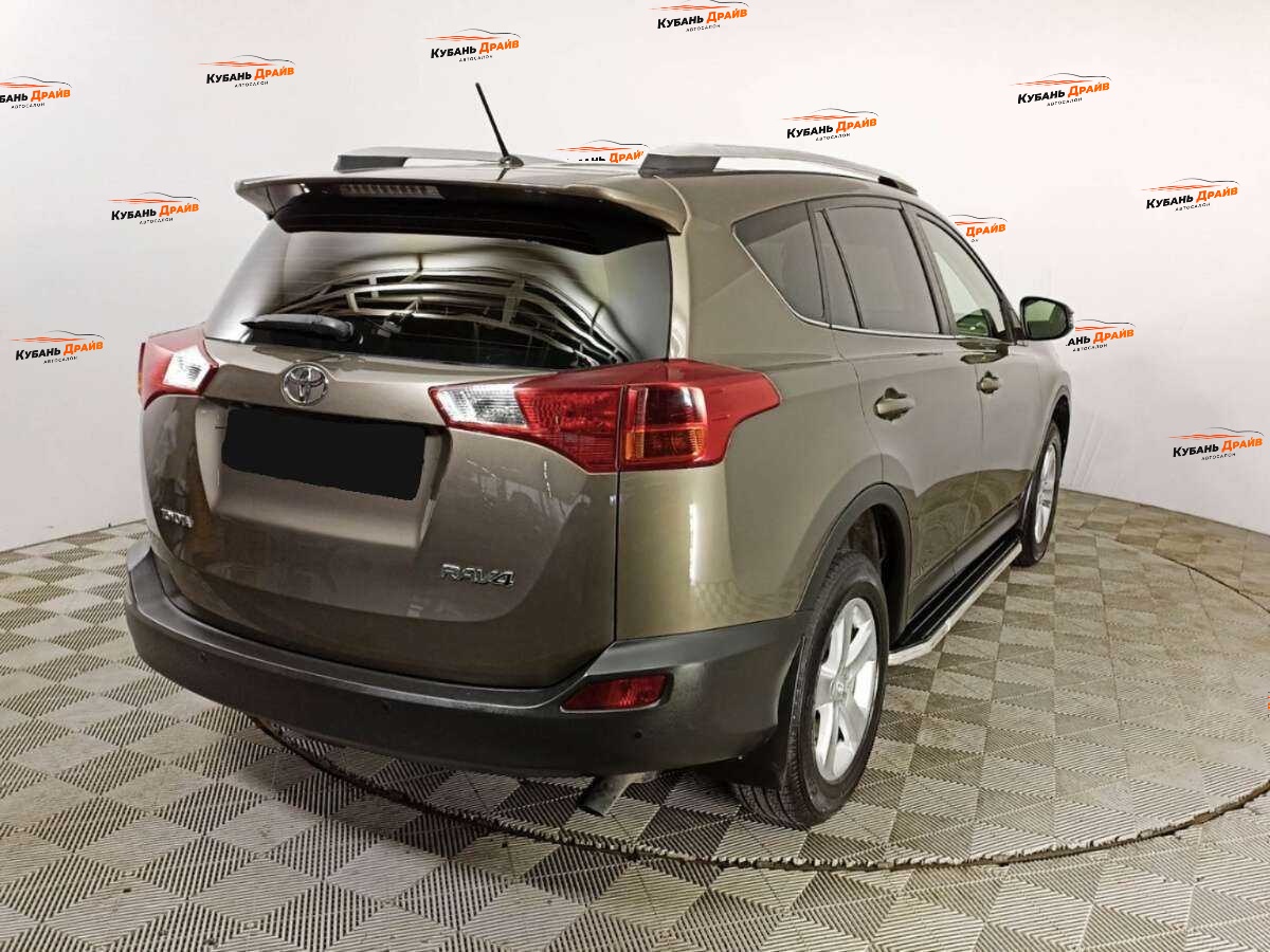 Toyota RAV4 2014 года с пробегом. Фото: #4